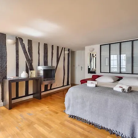 The Perfect Parisian 2 Bdrs Flat At Le Marais Paris