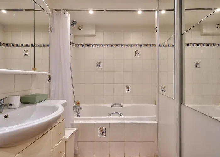 Apartman The Perfect Parisian 2 Bdrs Flat At Le Marais Párizs