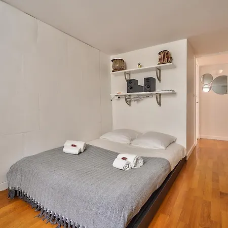 Apartment The Perfect Parisian 2 Bdrs Flat At Le Marais Paris